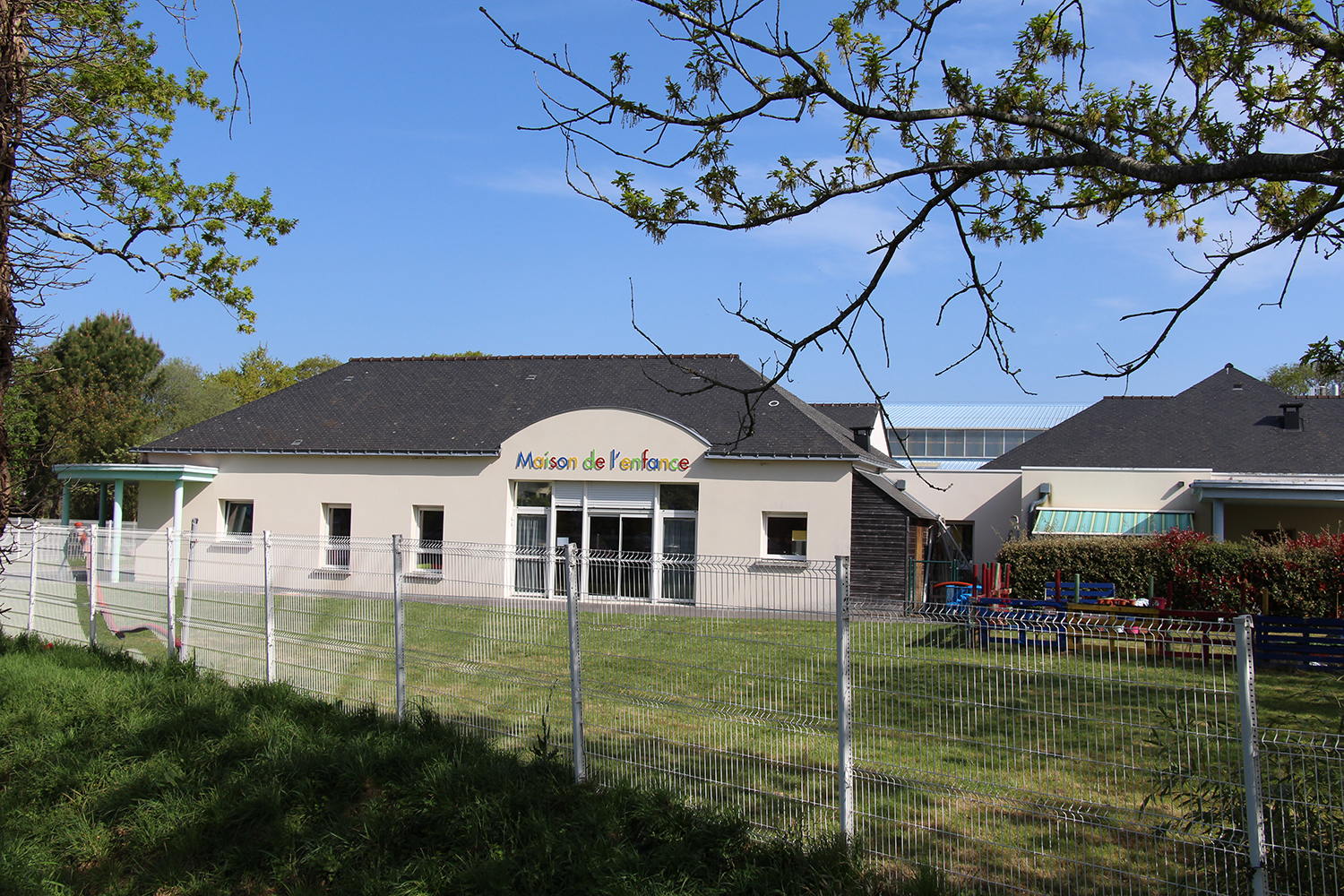 Surzur Extérieur Maison De L'enfance