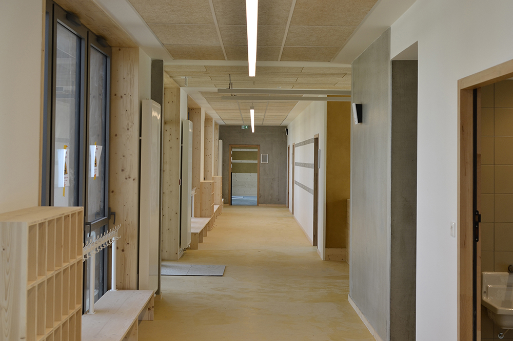 Couloir de l'école de Melesse par Faber